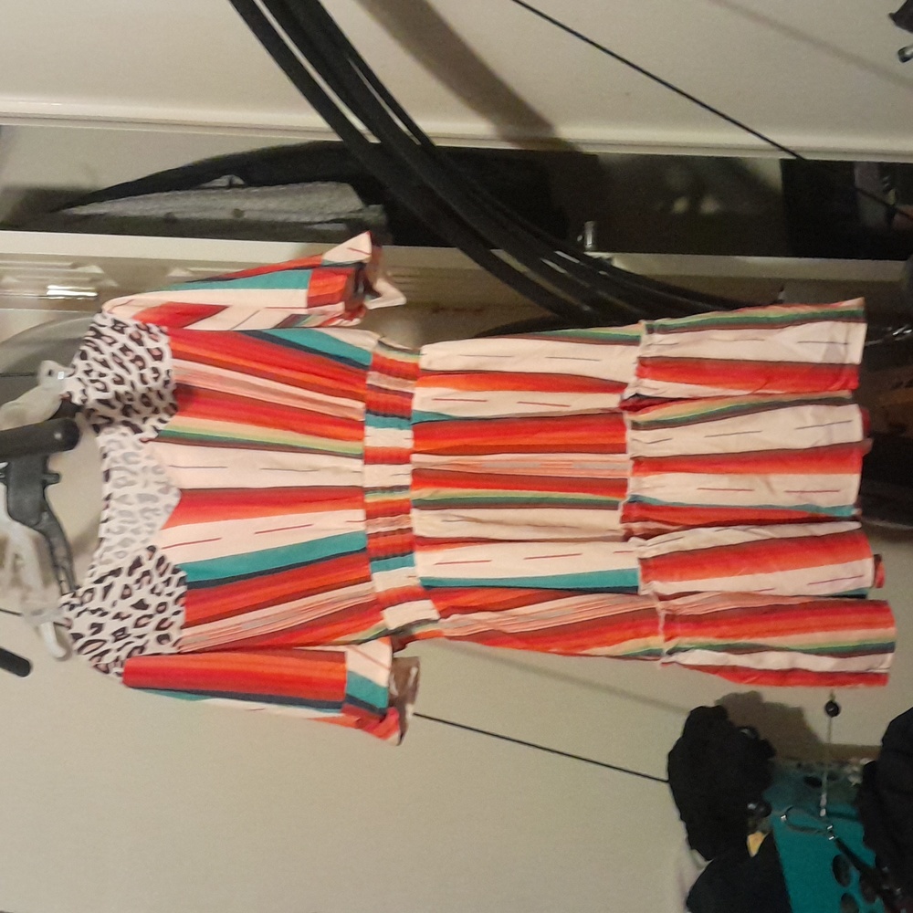 Womans dress multi colored  no size pit to pit 21 inches